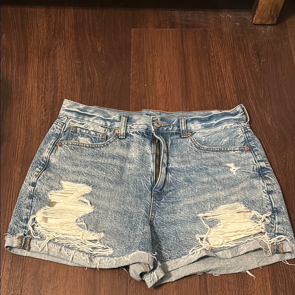 Distressed American Eagle Denim light wash Shorts